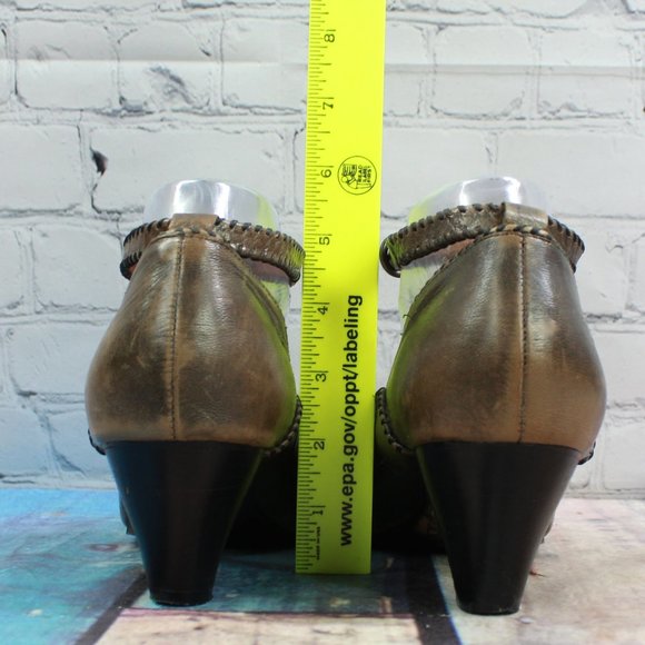 Gentle Souls by Kenneth Cole Brown Leather Ankle Strap Pump Size 9 - Picture 7 of 8